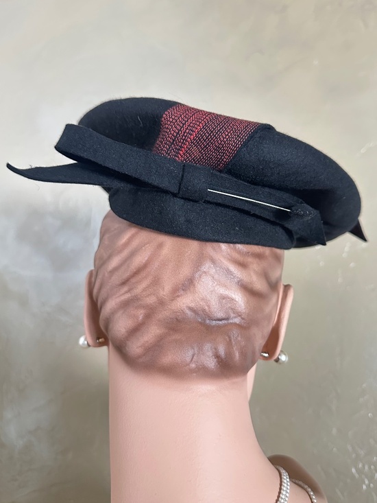 FABULOUS 1940S\' BLACK TILT hat + RED TOPSTITCHING & BACK BOW main image 14